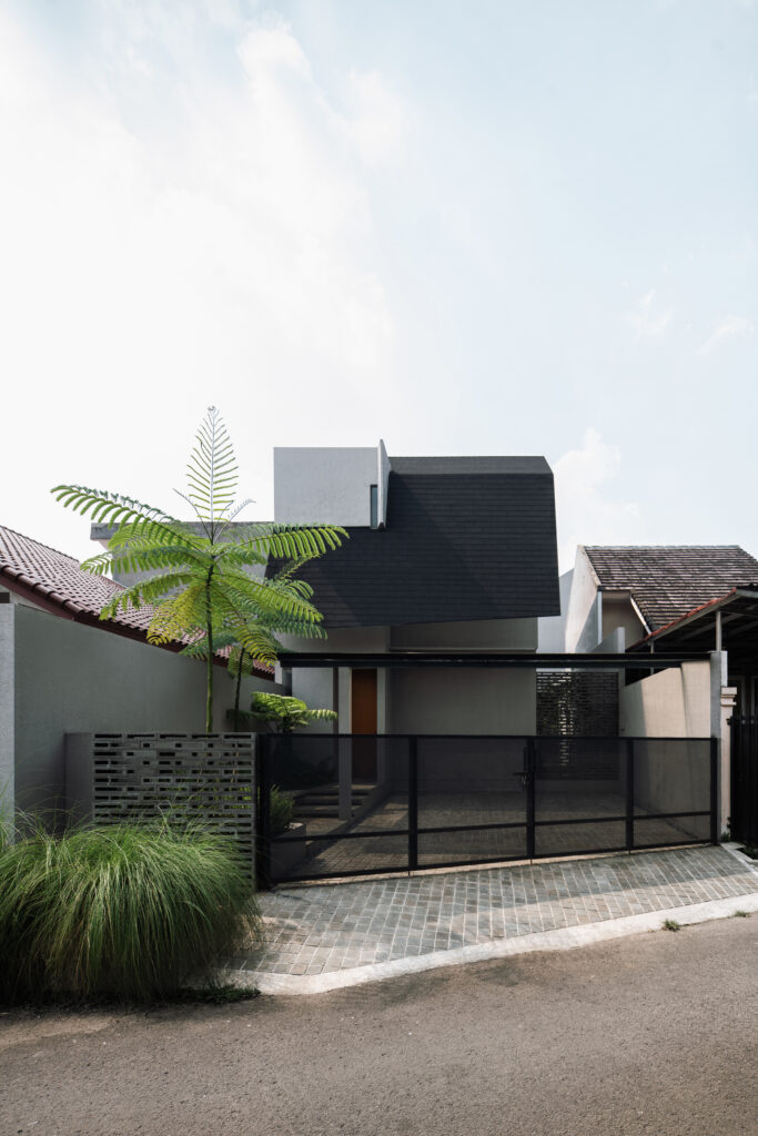 GG Residence exterior showcasing orderly grid framing and linear room arrangement, designed in collaboration with architect Dhaniesal, built by NDA Construction with precision and quality craftsmanship.